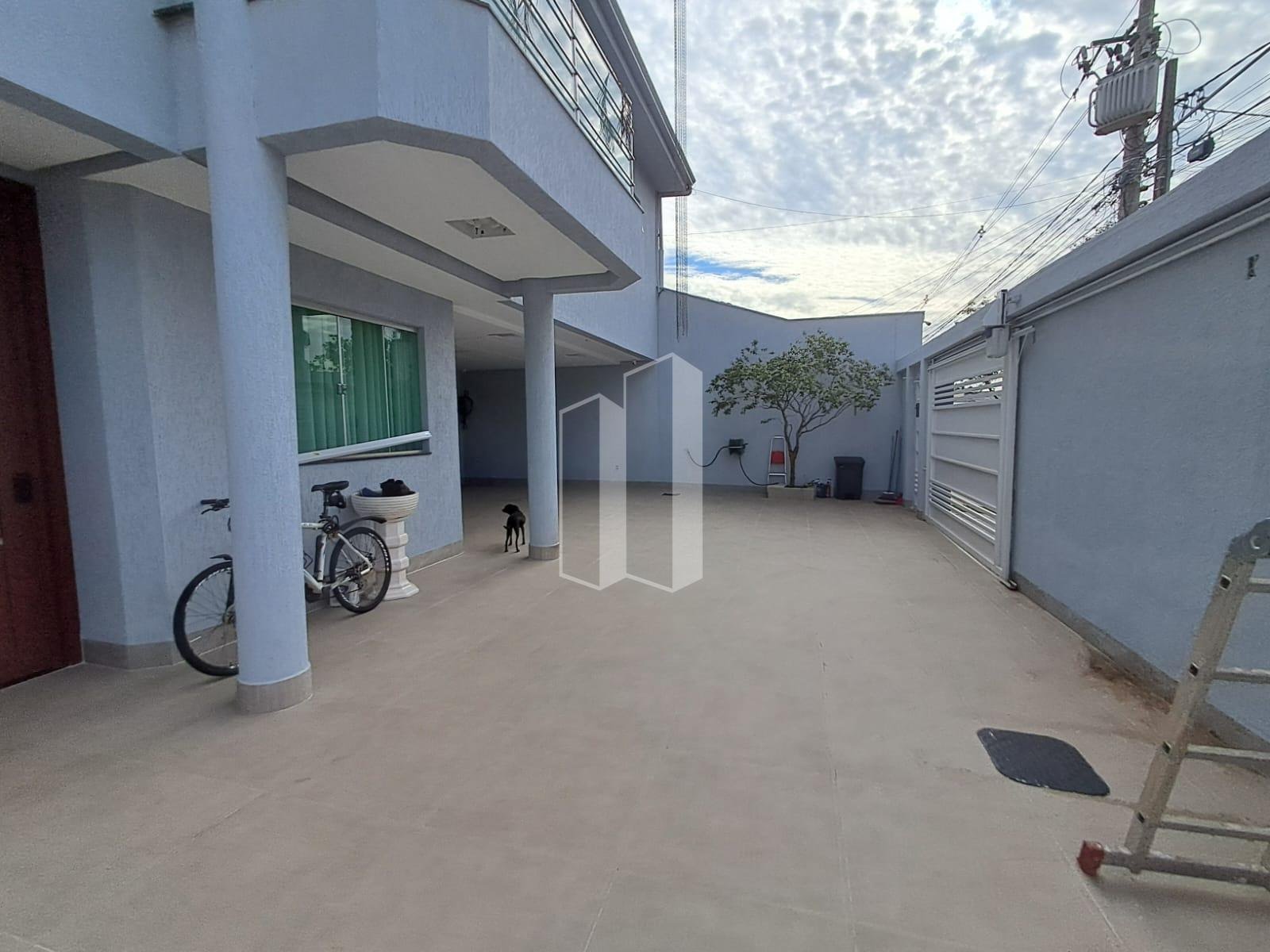 Casa à venda com 5 quartos, 4 suítes, 5 vagas e 370m² no Jardim Planalto, Goiânia (GO) — foto 4 de 30
