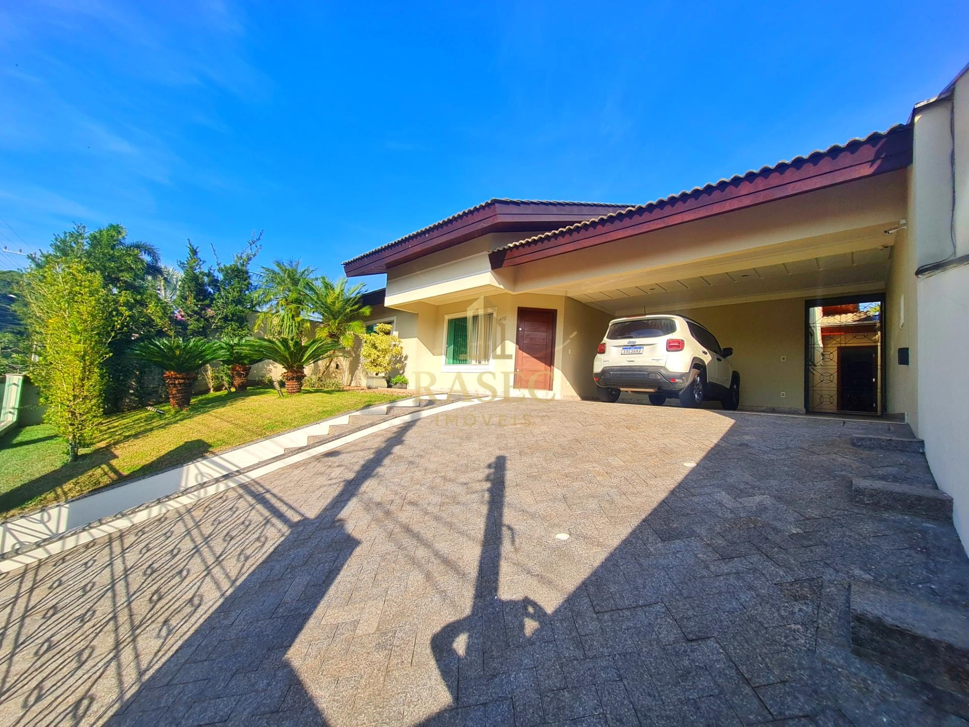 Casa à venda com 3 quartos, 2 banheiros e 2 vagas no Souza Cruz, Brusque — foto principal