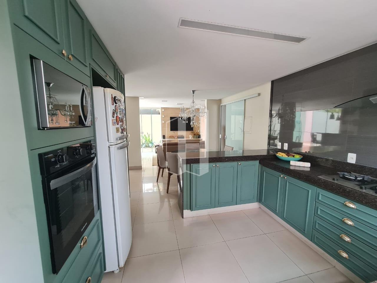 Casa à venda com 4 quartos, 4 suítes, 4 vagas e 281m² no Jardins Madri, Goiânia (GO) — foto 10 de 25