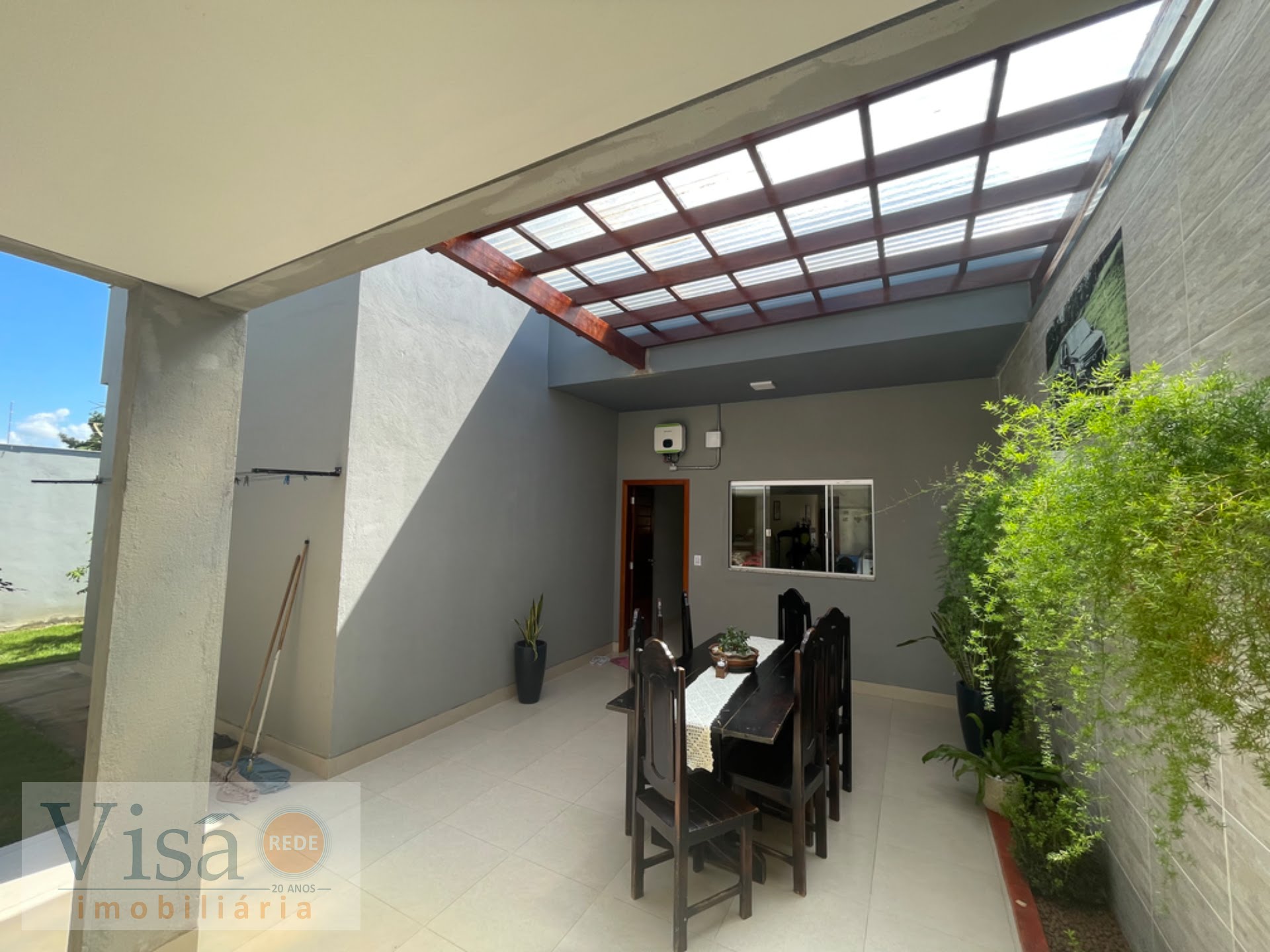 Casa à venda com 3 quartos, 2 suítes, 2 vagas e 250m² no Jardim Serrano, Paracatu (MG) — foto 3 de 30