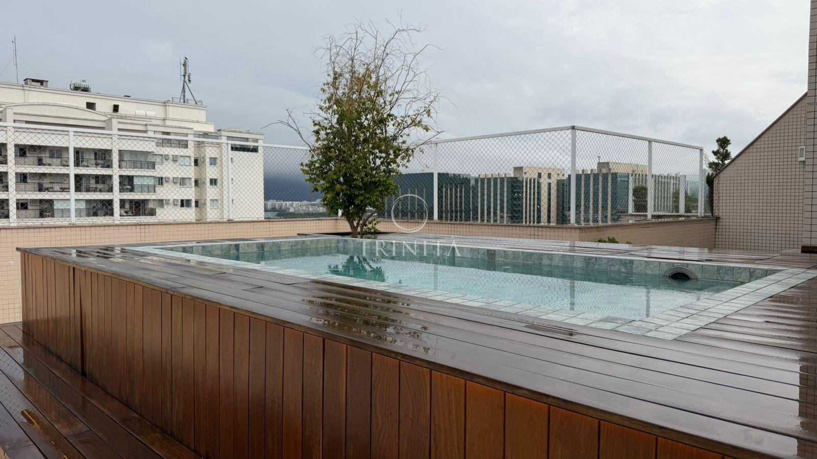 piscina-trinitaimobiliaria-360onthepark