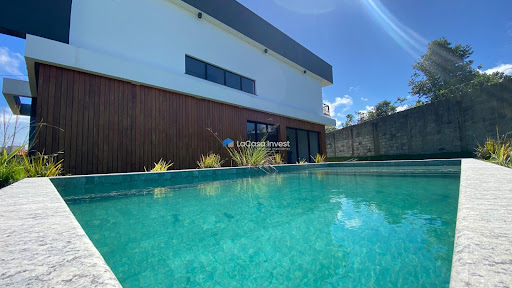 Casa à Venda em Porto Seguro: 3 Suítes, 425m² no Gaudí