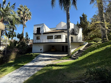 Casa para Locação em Arujá Hills III - 3 Suítes, 332m²
