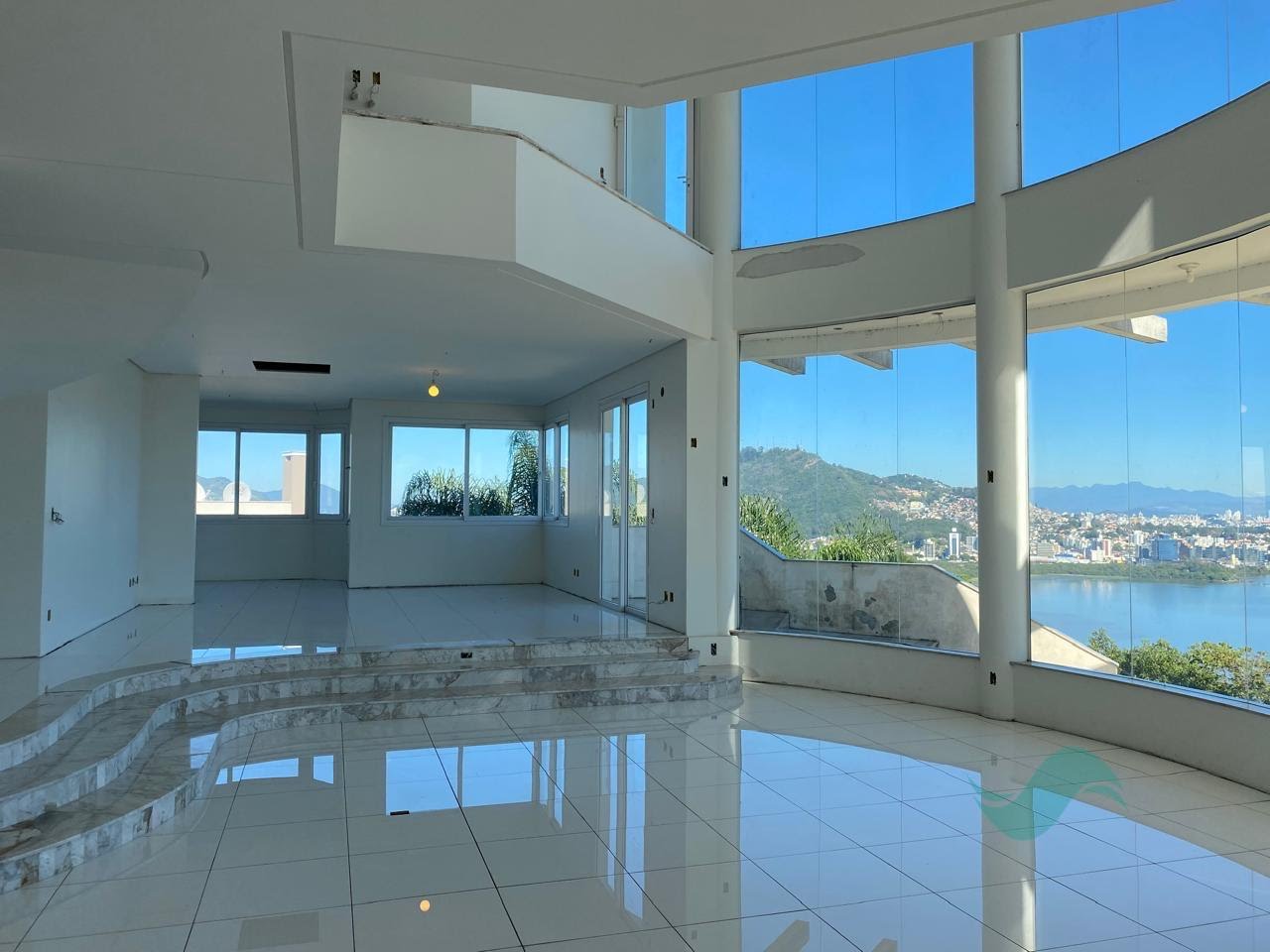 Casa à venda com 6 suítes, 3 vagas e 3400m² no João Paulo, Florianópolis (SC) — foto 24 de 27