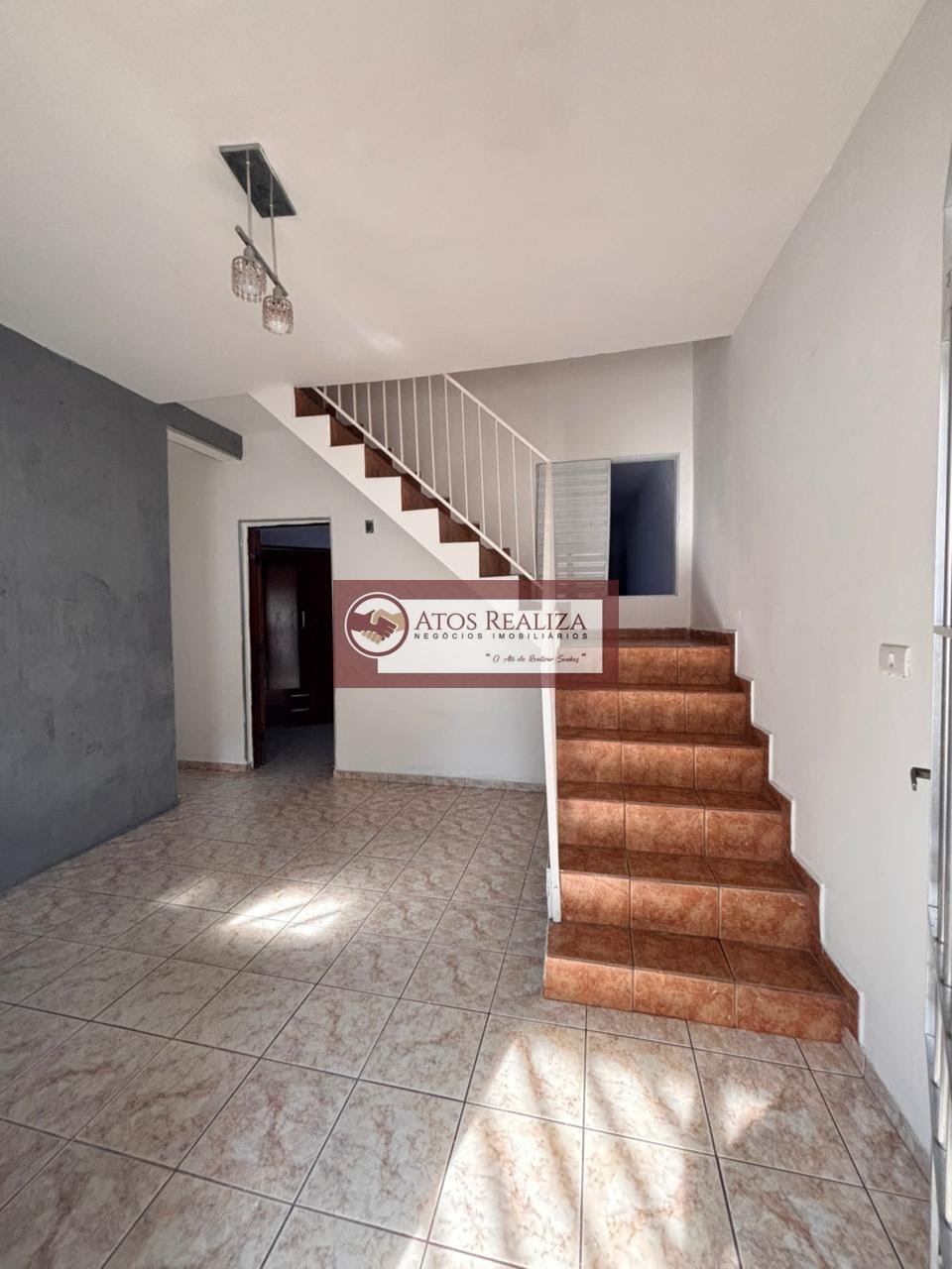 Casa à venda com 4 quartos, 3 banheiros e 228m² no Jardim Morais Prado, São Paulo — foto principal