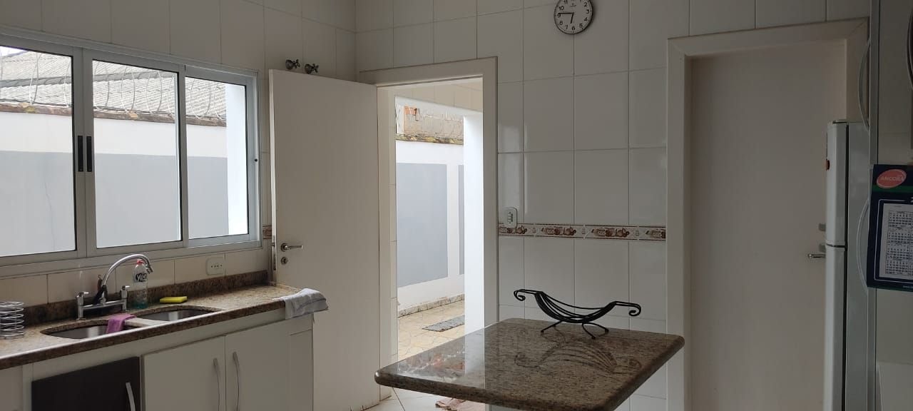 Casa para alugar com 6 quartos, 5 banheiros, 4 vagas e 700m² no Barra da Lagoa, Ubatuba (SP) — foto 9 de 22