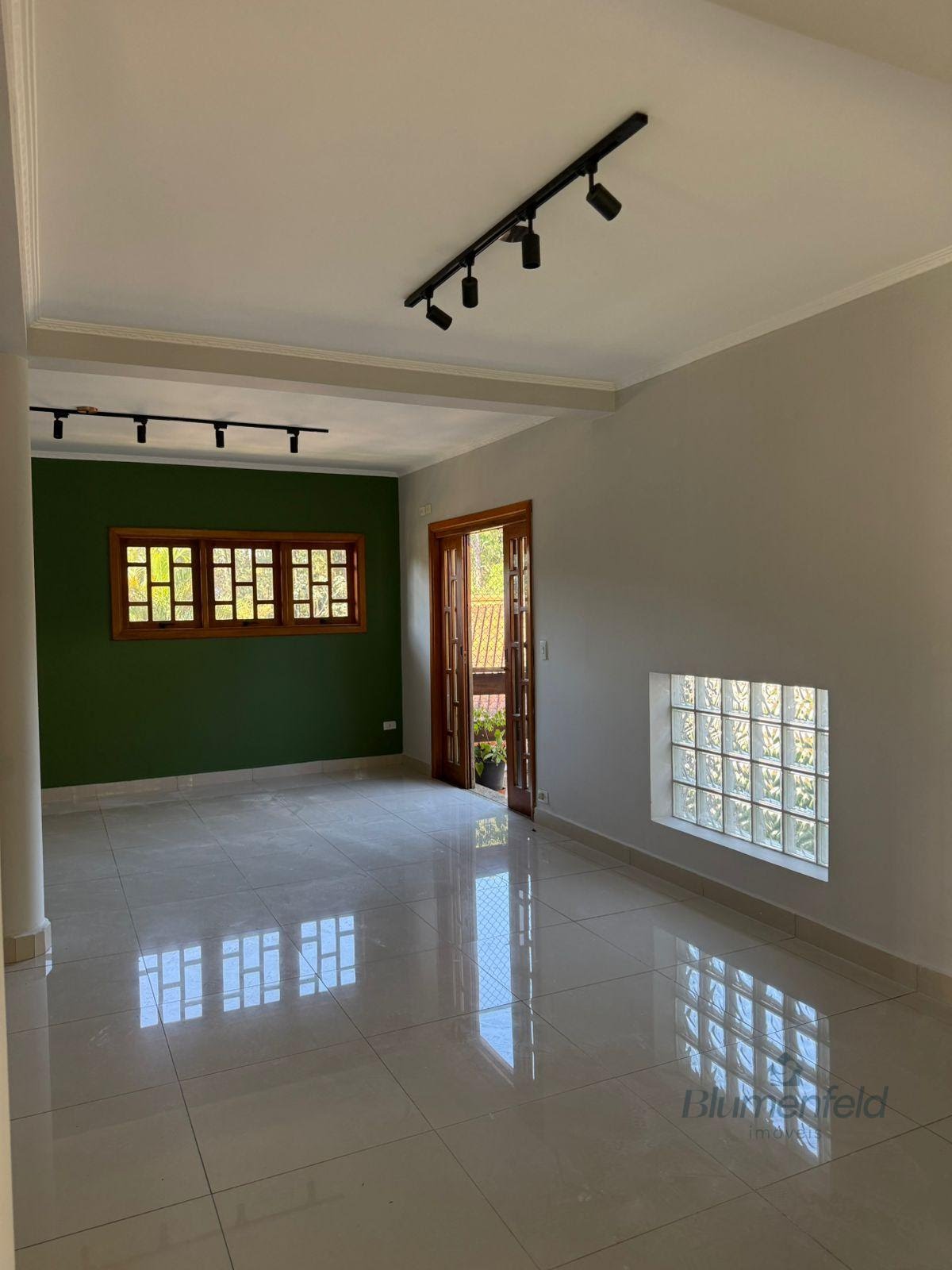 Casa para alugar com 4 quartos, 3 suítes, 2 vagas e 350m² no Arujá Country Club, Arujá (SP) — foto 7 de 30