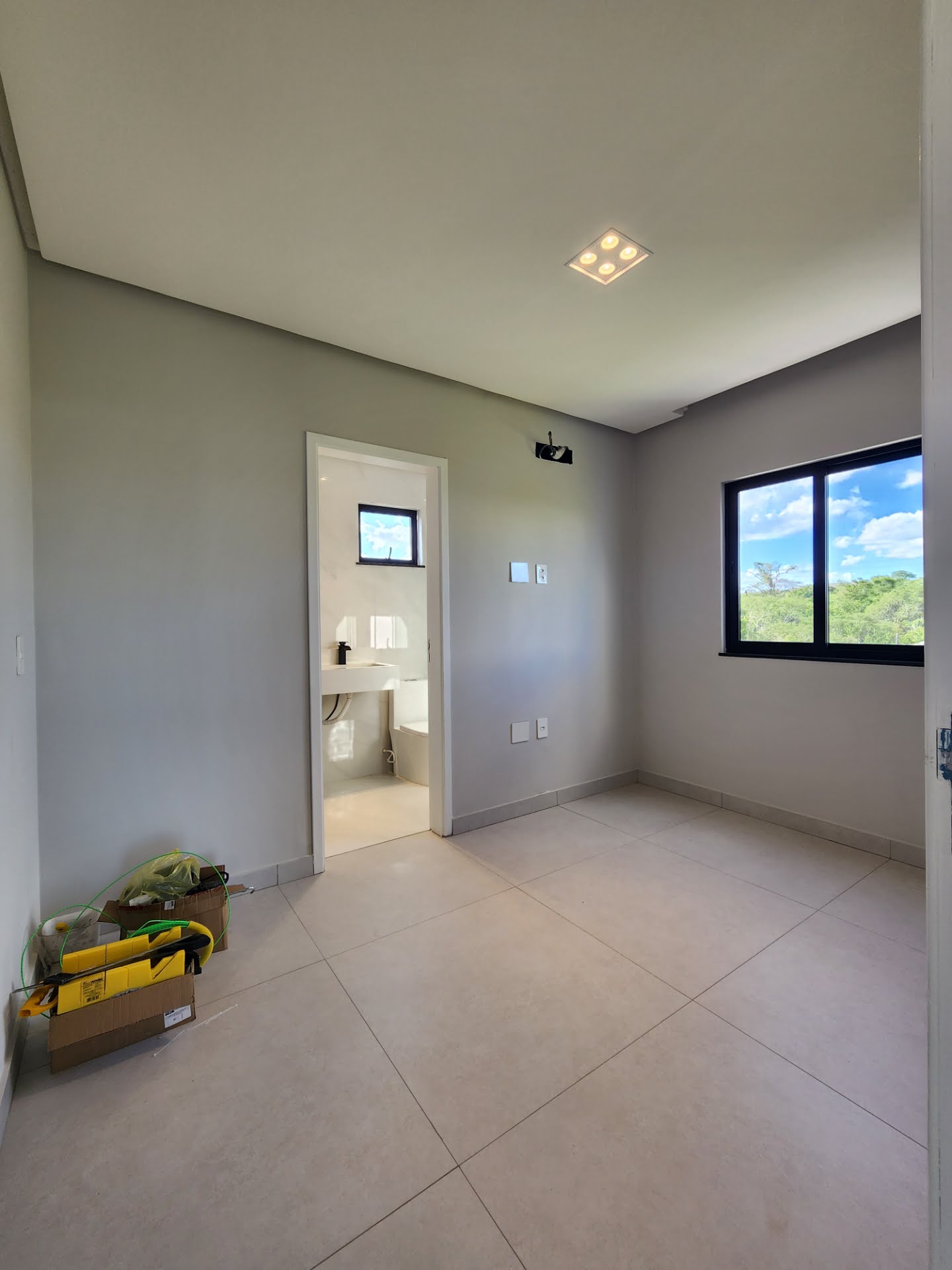 Casa à venda com 3 quartos, 3 suítes, 4 vagas e 160m² no Nova Esperança, Feira de Santana (BA) — foto 12 de 19