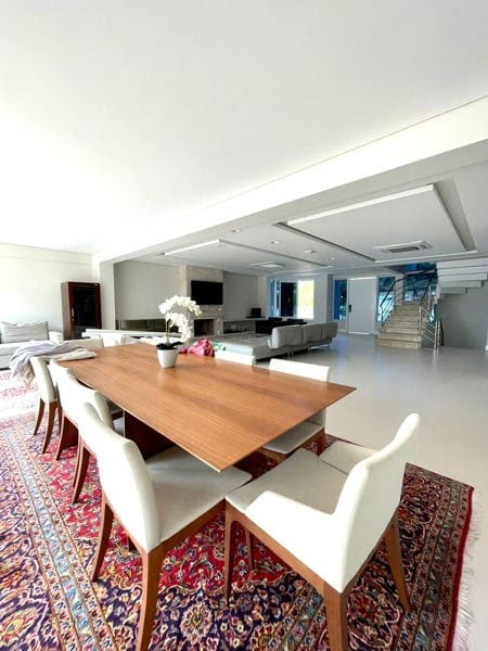 Casa à venda com 5 quartos, 5 suítes, 5 vagas e 940m² no Jurerê Internacional, Florianópolis (SC) — foto 13 de 29