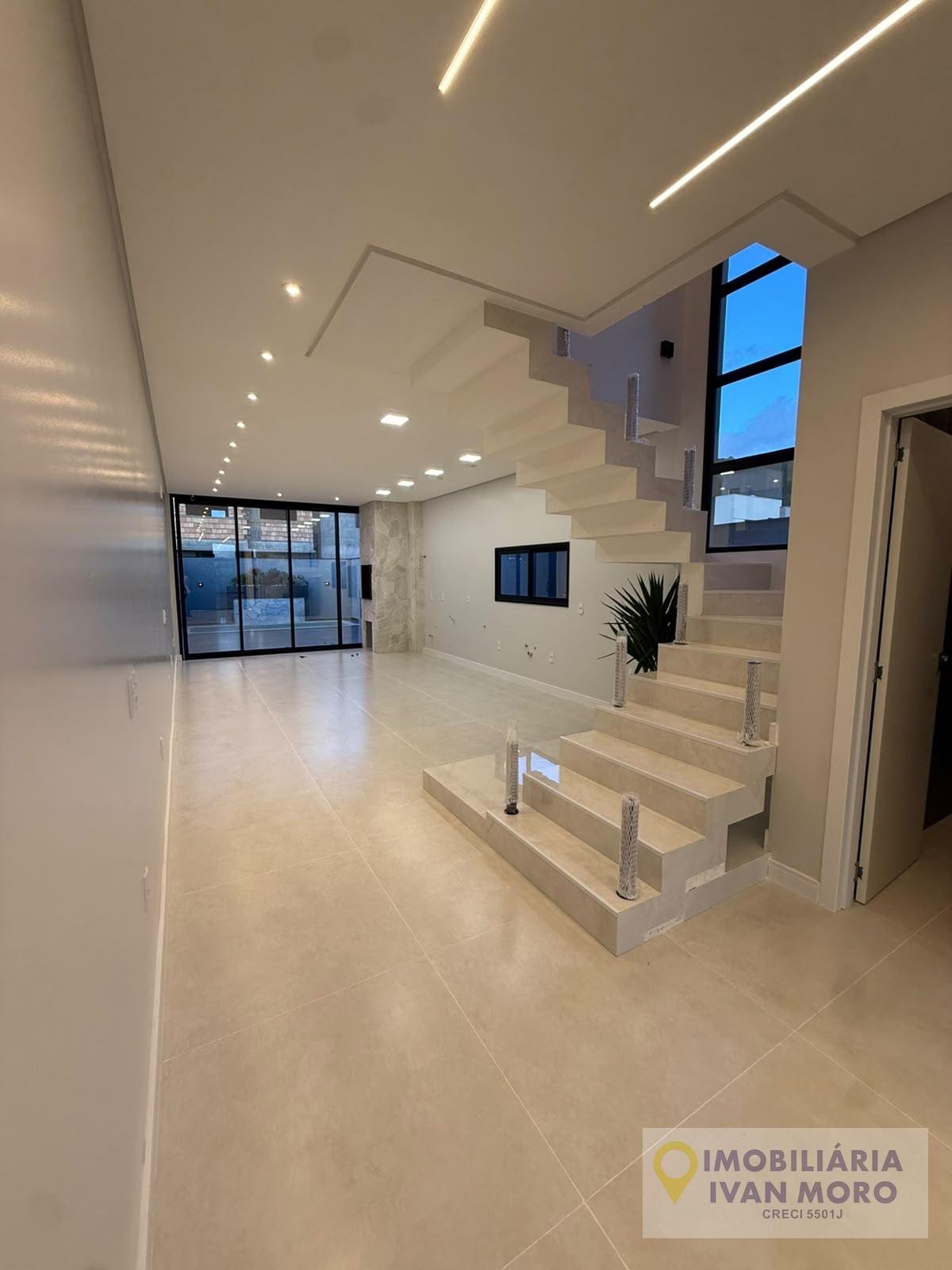Casa à venda com 3 quartos, 1 suíte, 2 vagas e 192m² no Canasvieiras, Florianópolis (SC) — foto 17 de 30