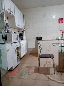 Casa à venda com 3 quartos, 1 suíte, 4 vagas e 250m² no Canhema, Diadema (SP) — foto 8 de 20