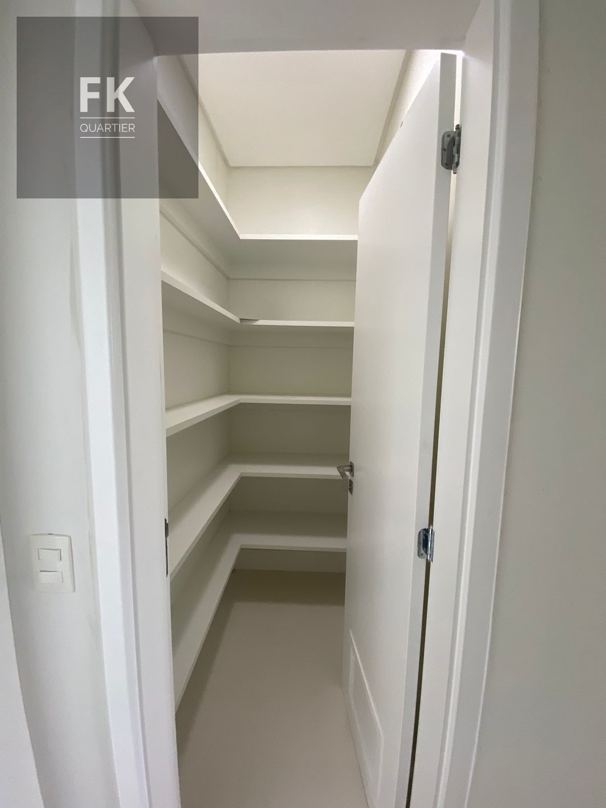Apartamento para alugar com 4 quartos, 4 suítes, 5 vagas e 367m² no Tamboré, Santana de Parnaíba (SP) — foto 8 de 9