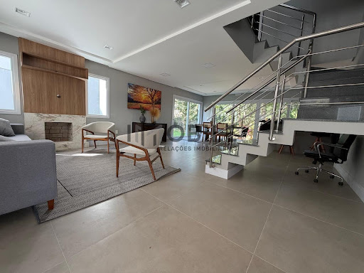 Casa de Condomínio em Pedra Redonda, Porto Alegre | 300m²