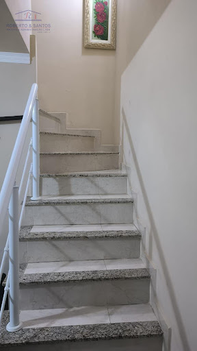 Escadas para os dormitórios