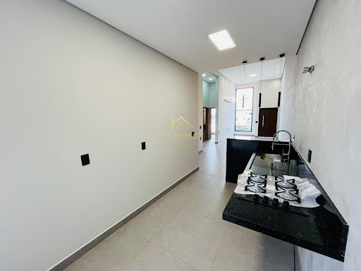 Casa em Condomínio no Jardim Eucaliptos em Sorocaba, 143,23m²,  03 dormitórios, 01 suíte , 04 vagas de garagem.