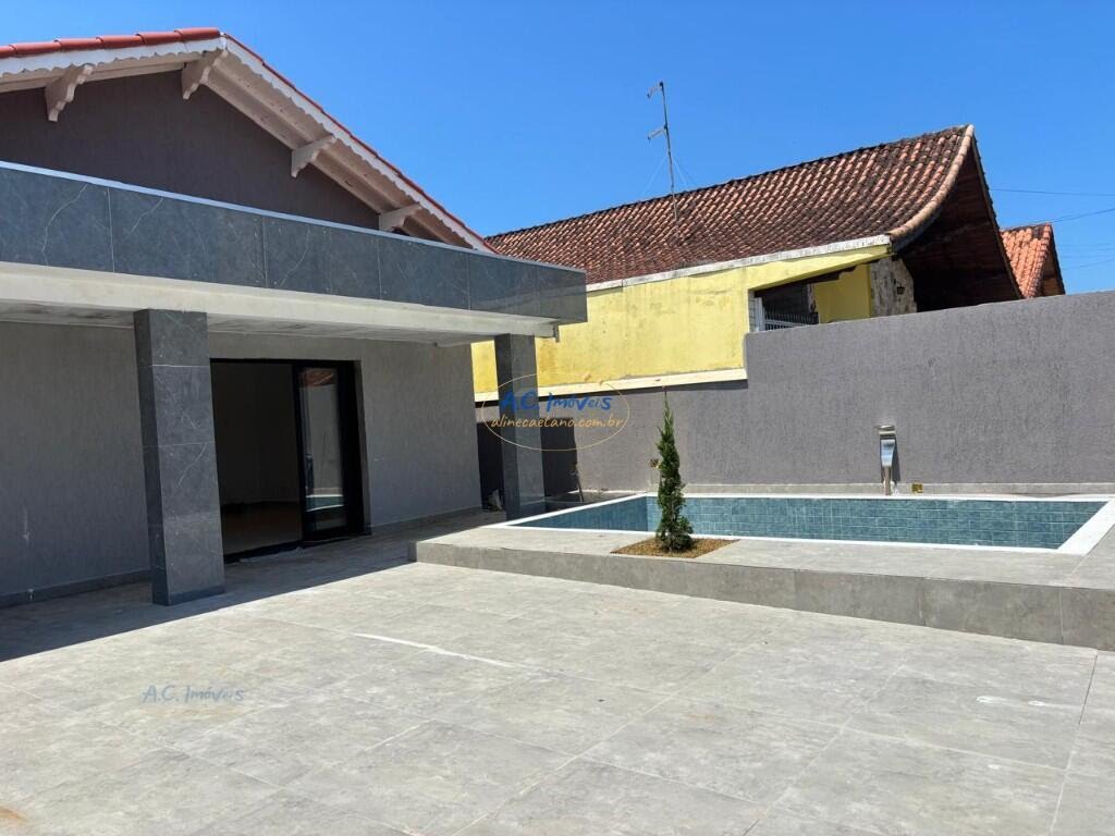 Casa à venda com 3 quartos, 4 banheiros, 4 vagas e 139m² no Jardim Imperador, Praia Grande — foto principal