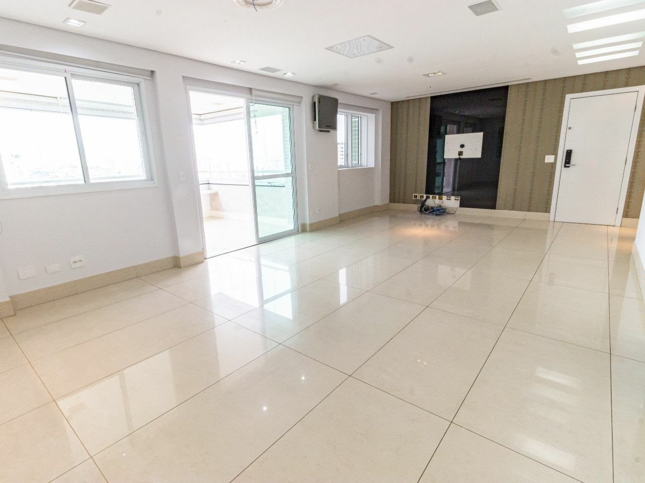 Apartamento à venda com 3 quartos, 3 suítes, 4 vagas e 145m² no Jardim Analia Franco, São Paulo (SP) — foto 2 de 29