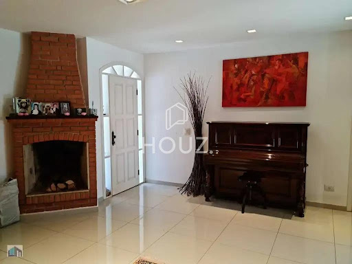 Sala com lareira 