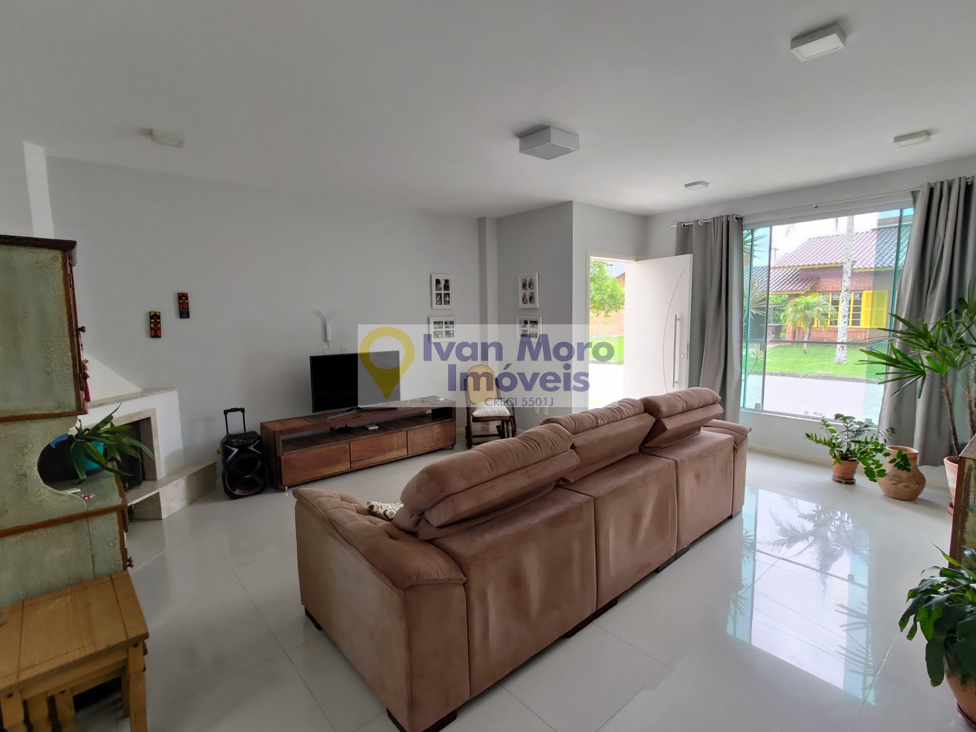 Casa à venda com 4 quartos, 3 suítes, 2 vagas e 224m² no Cachoeira do Bom Jesus, Florianópolis (SC) — foto 4 de 30