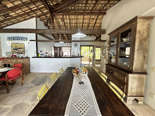 Casa na Praia para Temporada em Angra dos Reis / RJ no bairro Itanema