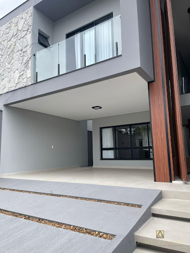 Casa de Alto Padrão no Bairro Glória | 3 Suítes | JOINVILLE