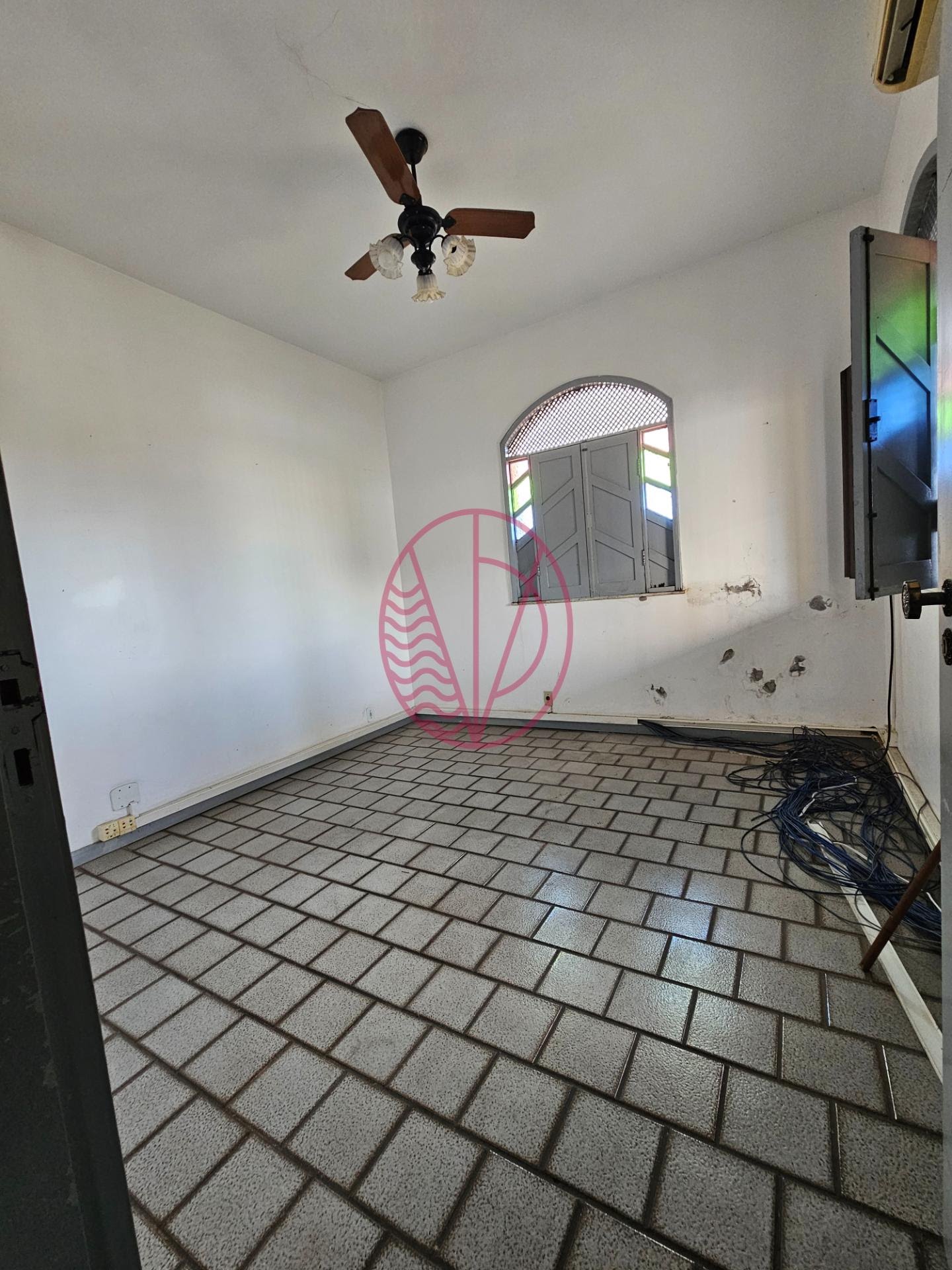 Casa para alugar com 7 quartos, 3 banheiros, 1 vaga e 251m² no Brotas, Salvador (BA) — foto 11 de 30