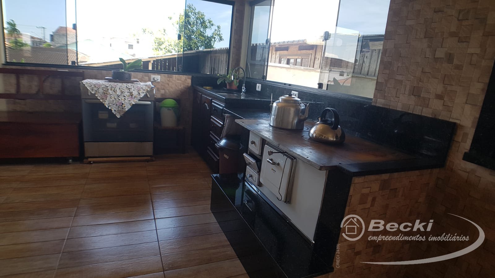 Casa à venda com 4 quartos, 1 suíte, 2 vagas e 310m² no Jarivatuba, Joinville (SC) — foto 9 de 24