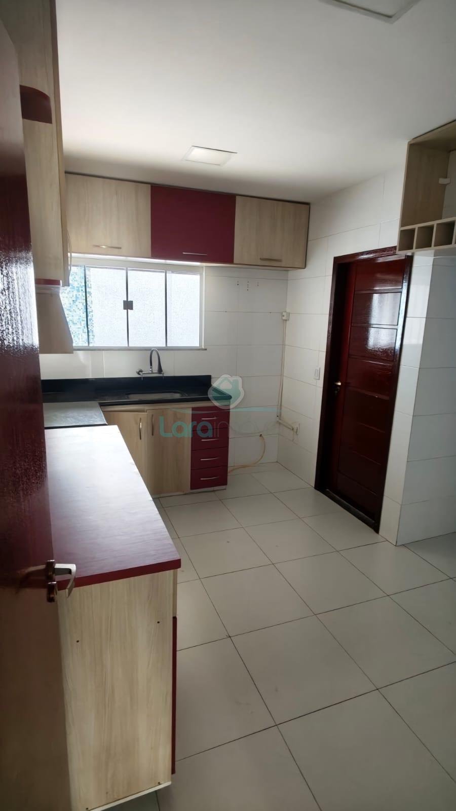 Casa à venda com 3 quartos, 3 suítes, 2 vagas e 170m² no Granja dos Cavaleiros, Macaé (RJ) — foto 13 de 15