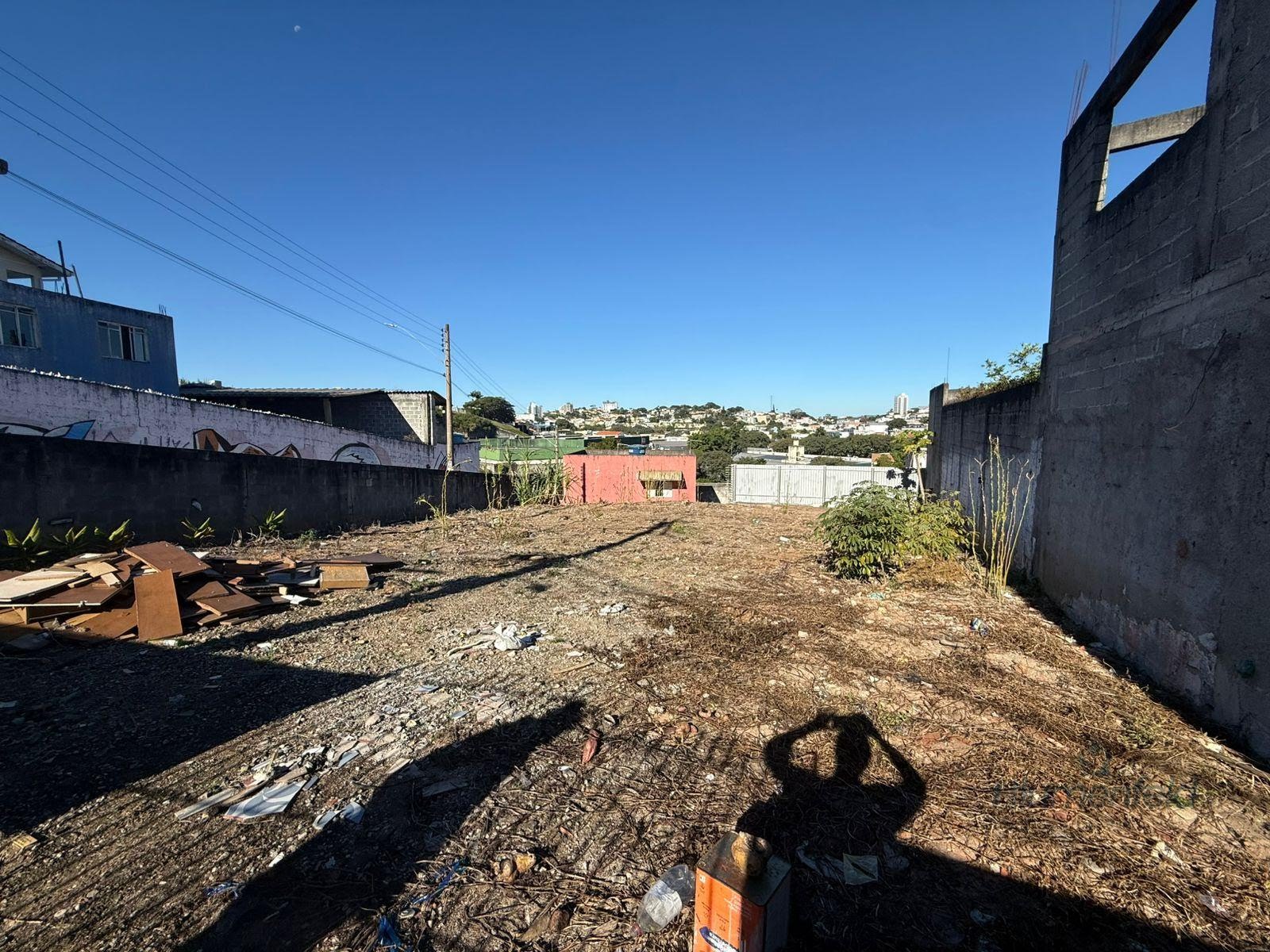 Terreno à venda com 371m² de terreno no Center Ville, Arujá — foto principal