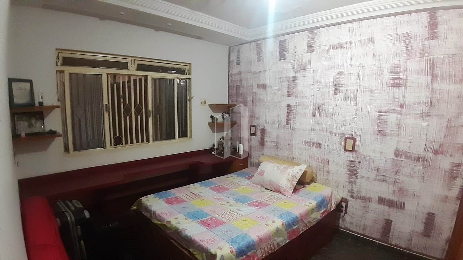 Casa à venda com 3 quartos, 1 suíte, 4 vagas e 302m² no Jardim Santo Antônio, Goiânia (GO) — foto 6 de 10
