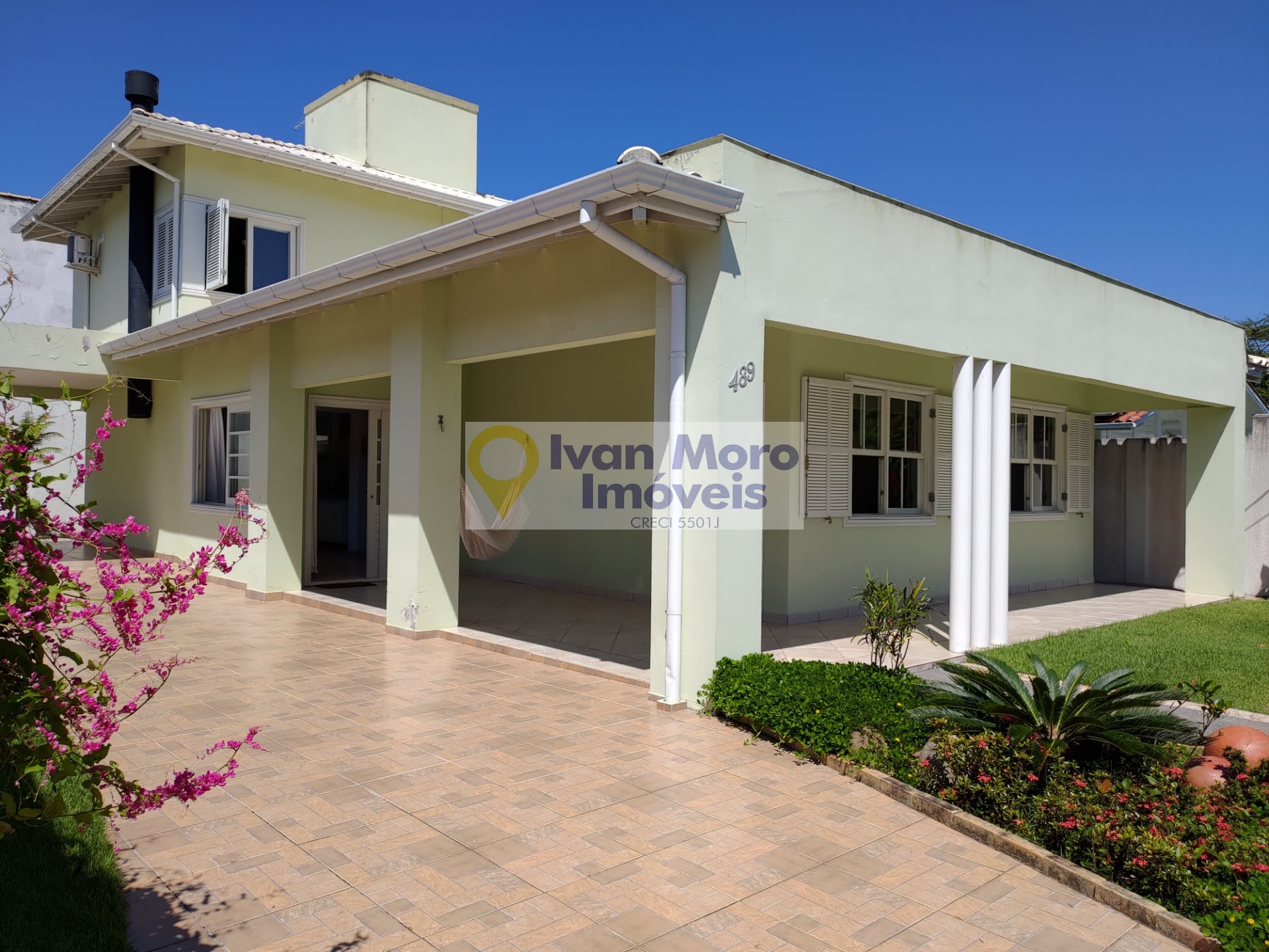 Casa para alugar com 4 quartos, 3 banheiros, 3 vagas e 180m² no Daniela, Florianópolis — foto principal