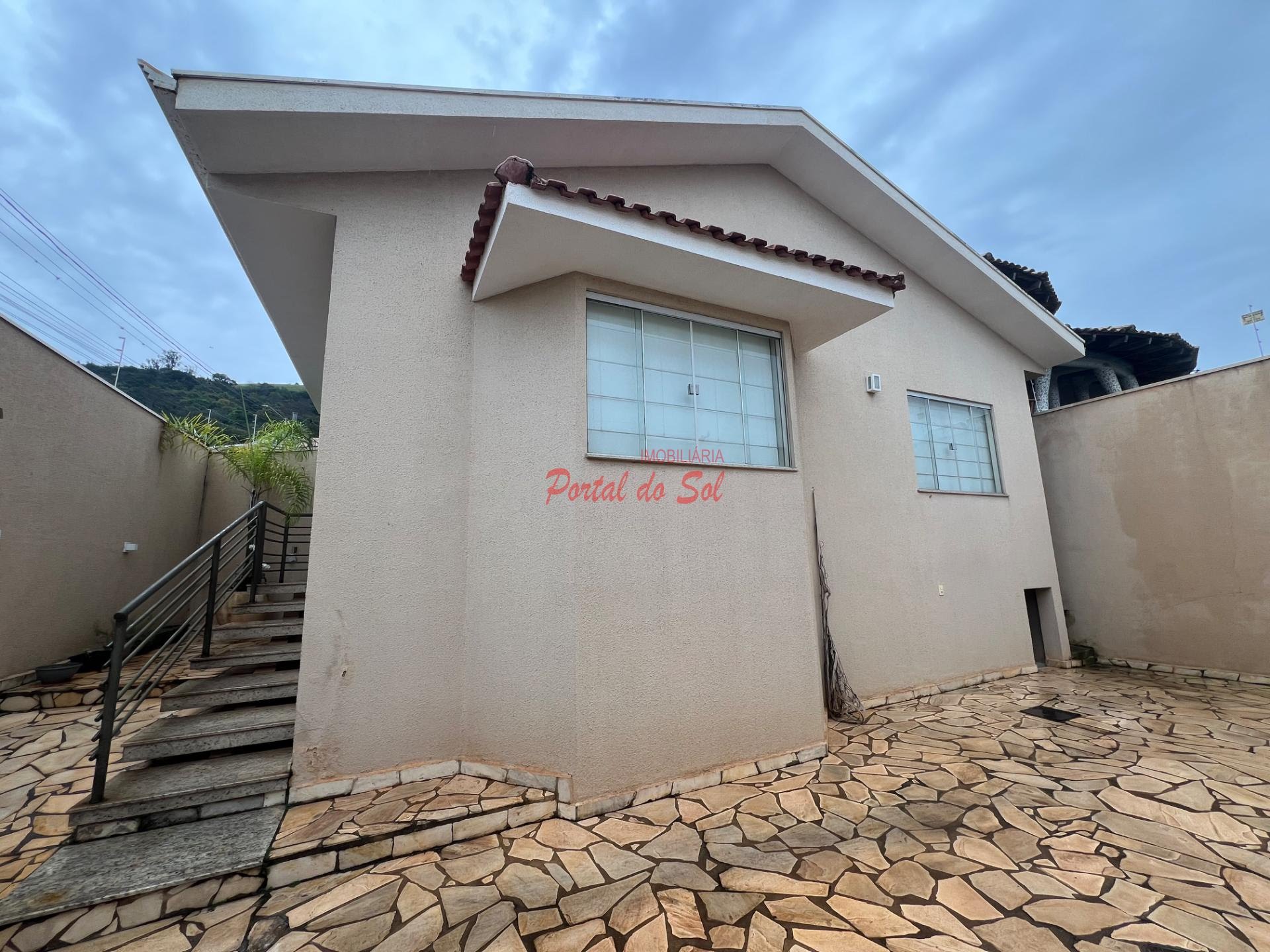 Casa para alugar com 4 quartos, 1 suíte e 3 vagas no Jardim São Francisco, Santo Antônio da Platina (PR) — foto 2 de 2