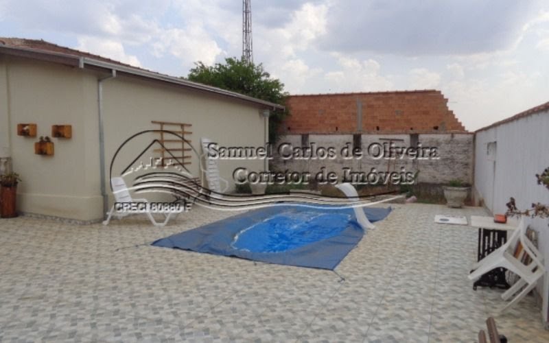 Casa de alto padrão com piscina