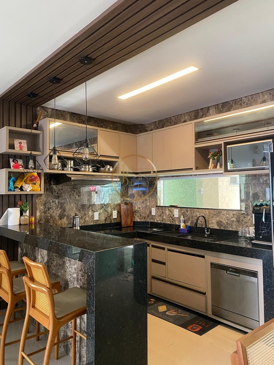 Casa à venda com 2 quartos, 3 banheiros, 1 vaga e 100m² no Alto Taperapuan, Porto Seguro — foto principal