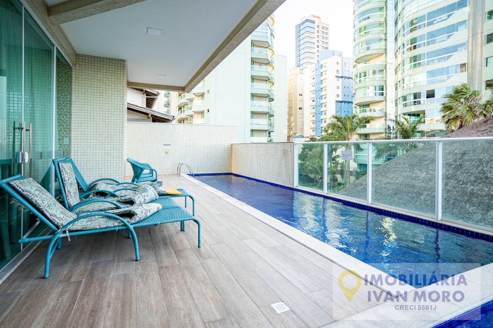 Apartamento à venda com 3 quartos, 3 suítes, 2 vagas e 130m² no Meia Praia, Itapema (SC) — foto 15 de 30