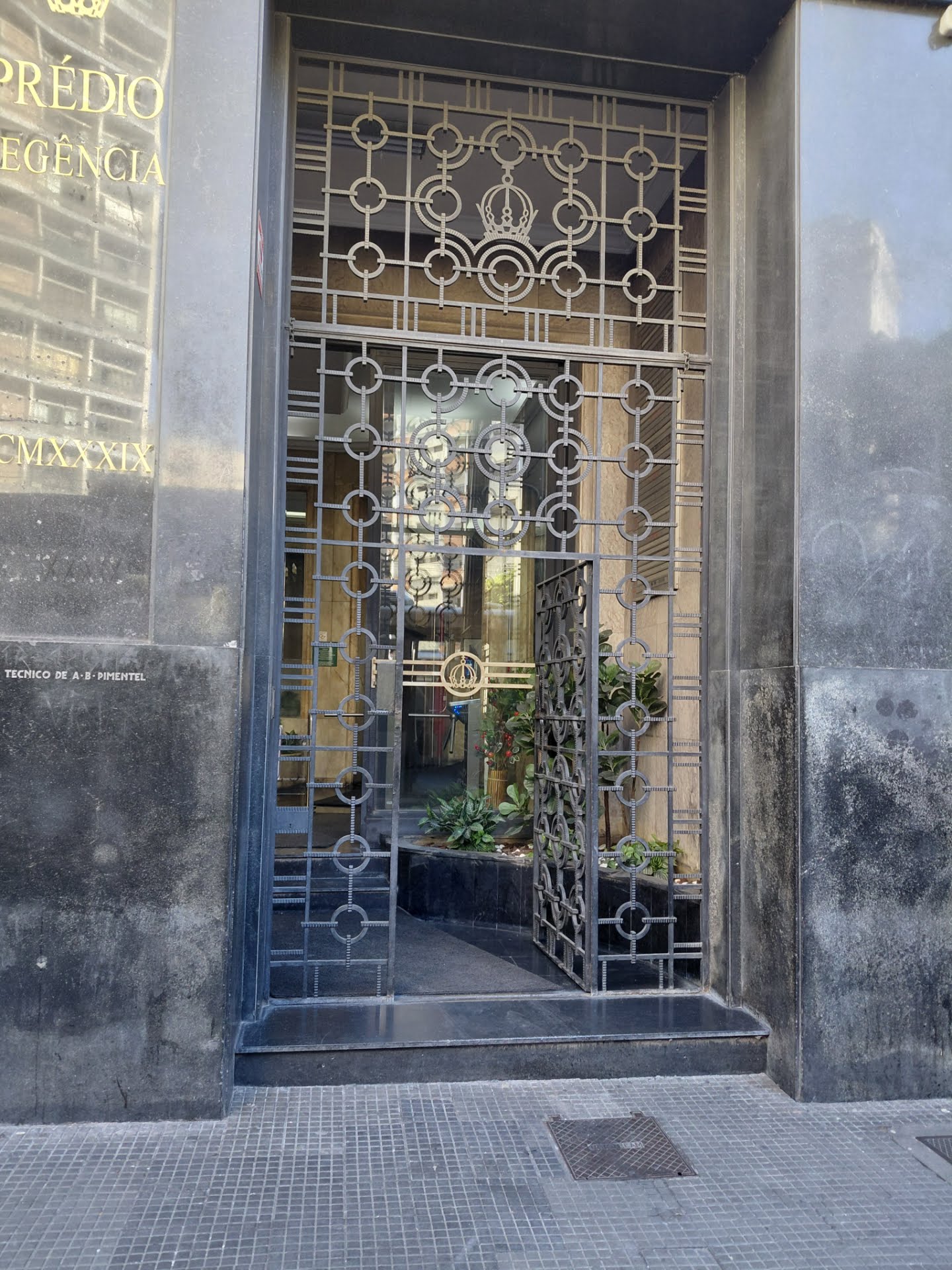 Entrada do prédio 