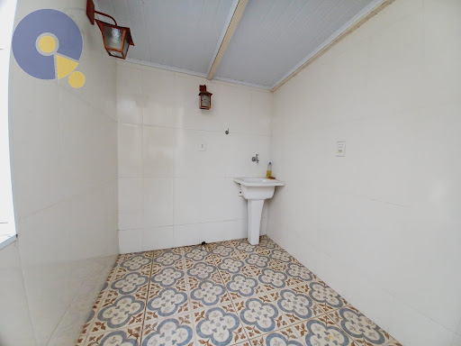 Casa no Centro de Amparo - Ótimo ponto comercial