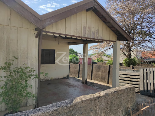 Casa em Jardim Brasil  -  Adamantina