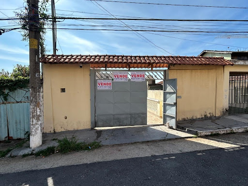 Frente com 11 metros
