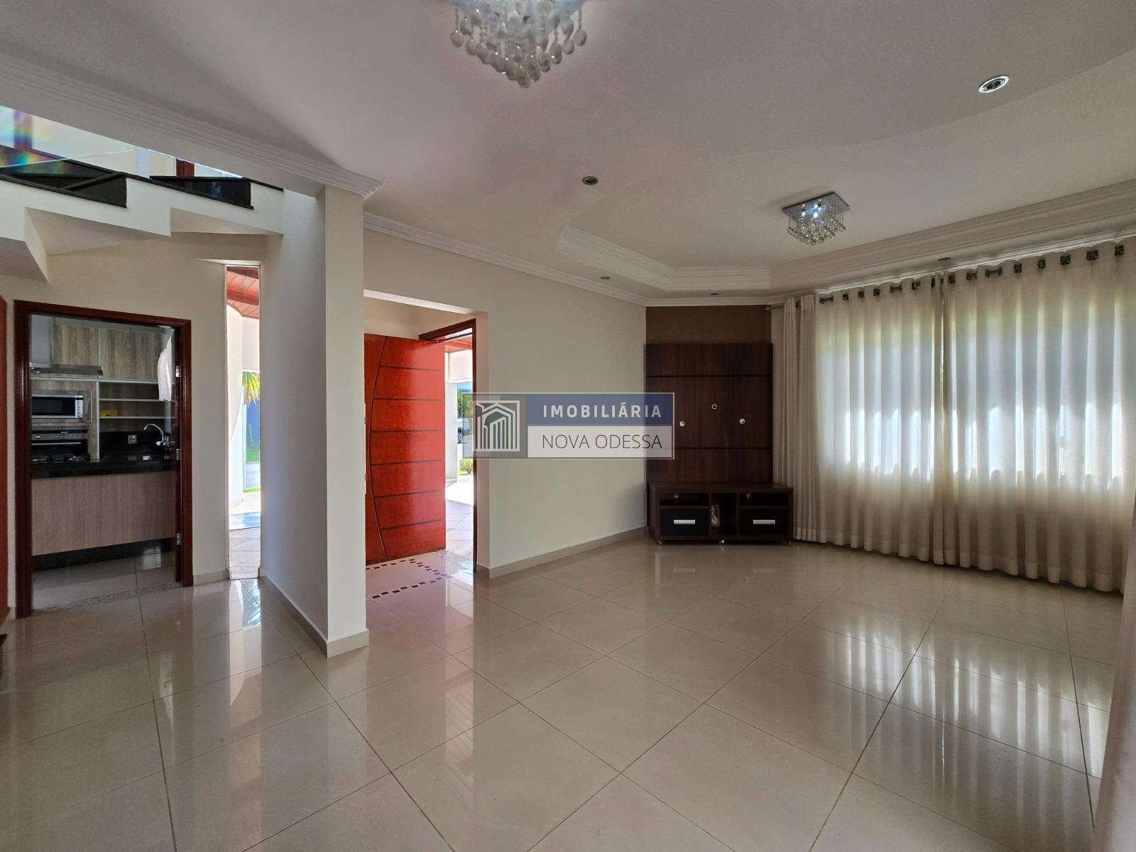 Casa à venda com 4 quartos, 1 suíte, 2 vagas e 220m² no Jardim Primavera, Nova Odessa (SP) — foto 2 de 24