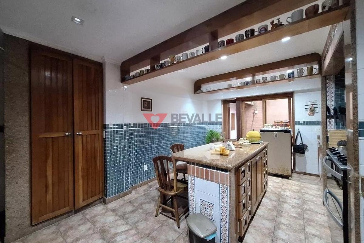 Casa à venda com 5 quartos, 2 suítes, 2 vagas e 250m² no Humaitá, Rio de Janeiro (RJ) — foto 18 de 29