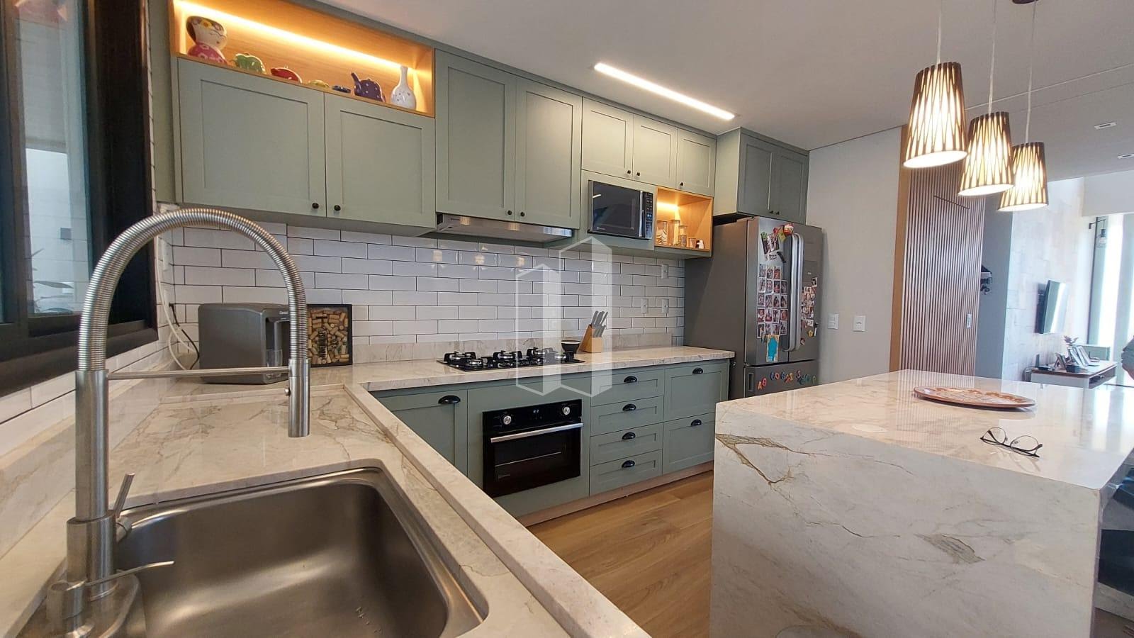 Casa à venda com 4 quartos, 3 suítes, 4 vagas e 212m² no Jardins Porto, Senador Canedo (GO) — foto 14 de 27