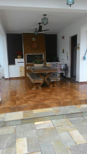 espaço goumert com churrasqueira