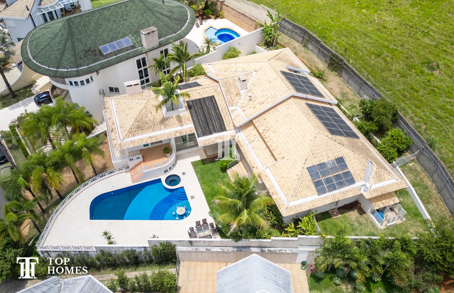 Casa de alto padrão à venda no condomínio Terras de São Carlos em Jundiaí/SP
