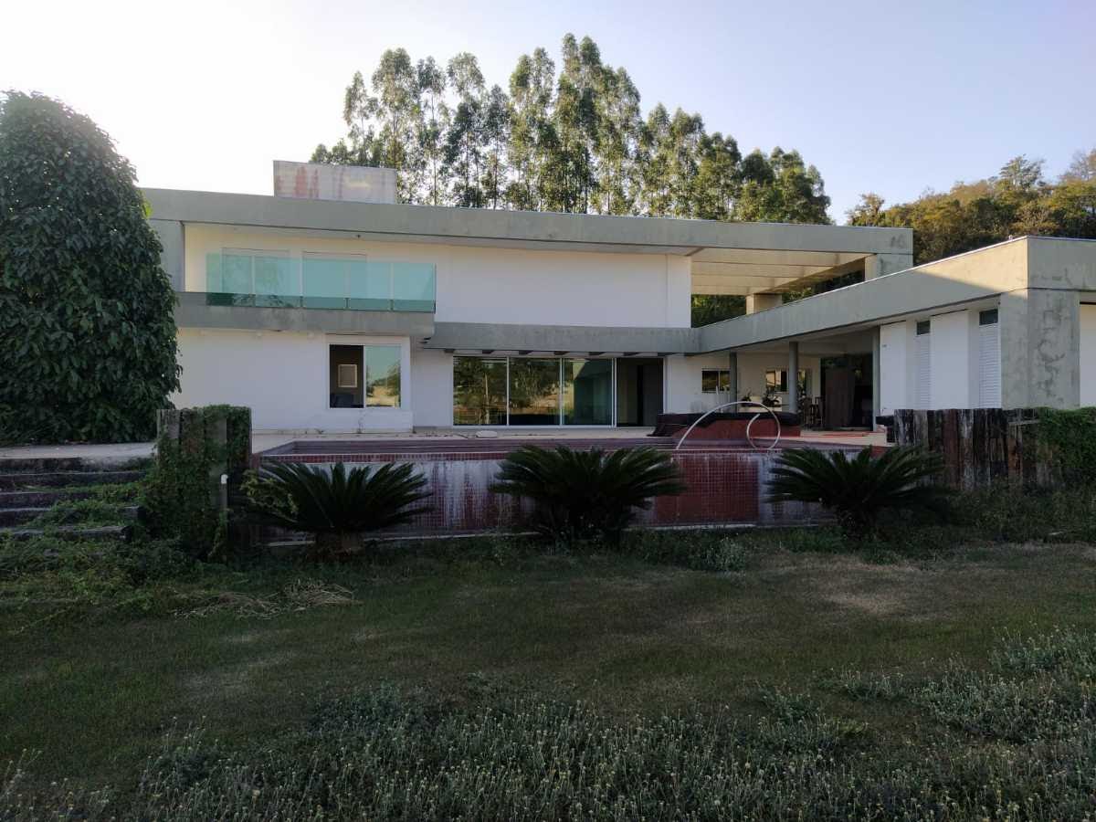 Casa à venda com 9 quartos, 9 banheiros, 5 vagas e 850m² no Condomínio Belvedere, Esmeraldas — foto principal