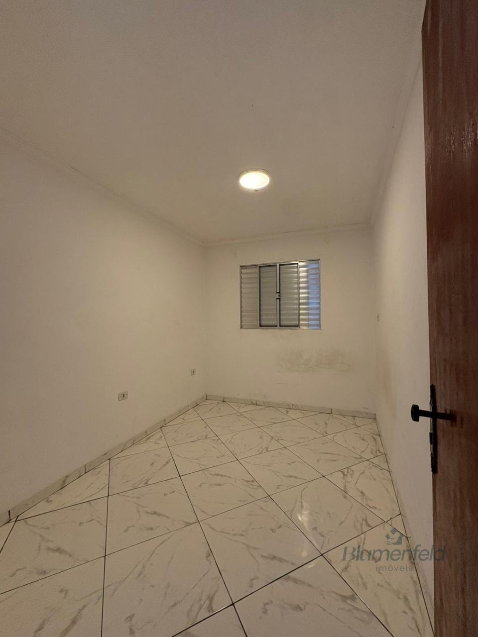 Casa à venda com 4 quartos, 1 suíte, 6 vagas e 200m² no Nova Arujá, Arujá (SP) — foto 16 de 23