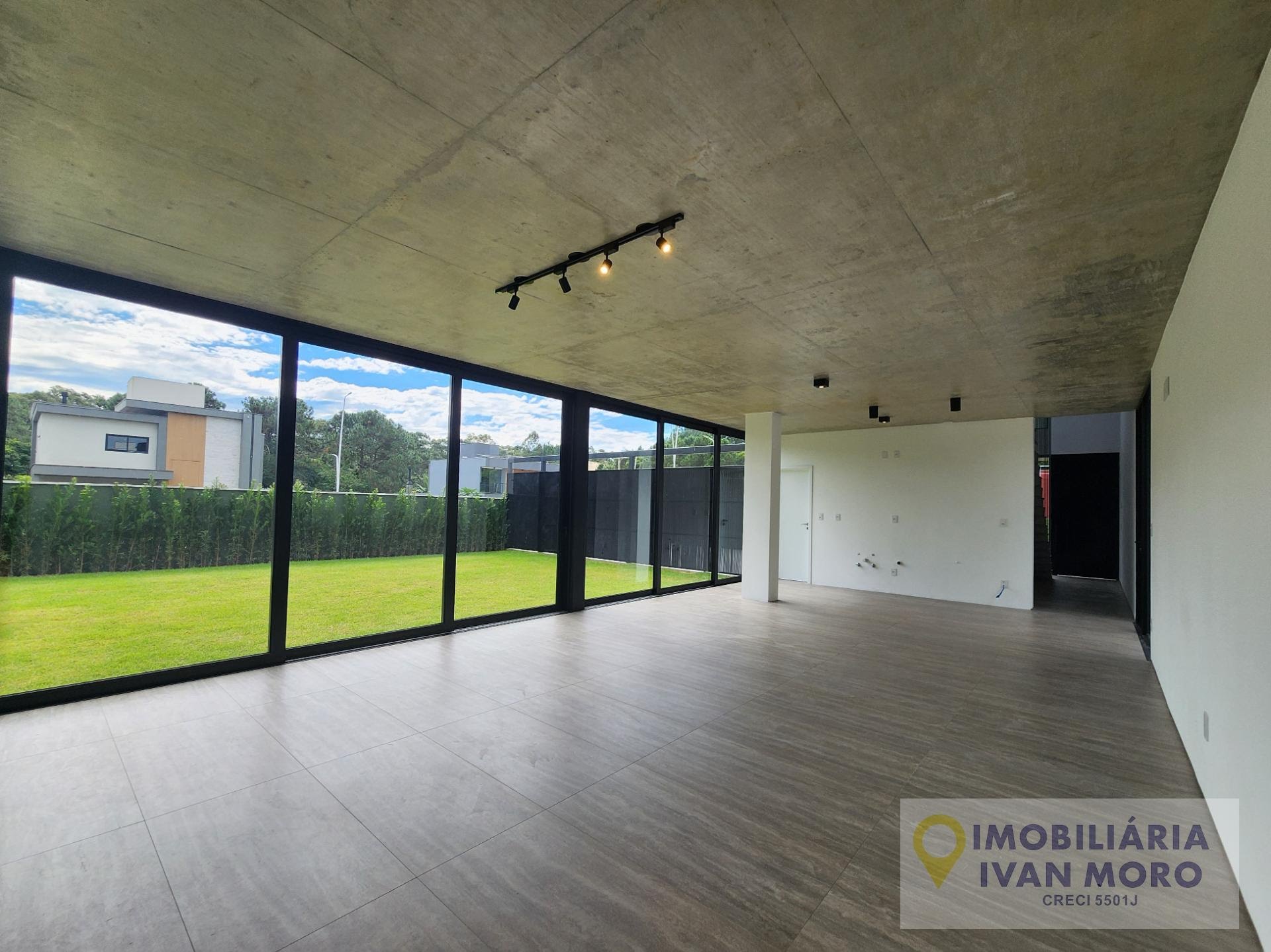 Casa à venda com 4 quartos, 4 suítes, 5 vagas e 265m² no São João do Rio Vermelho, Florianópolis (SC) — foto 9 de 19