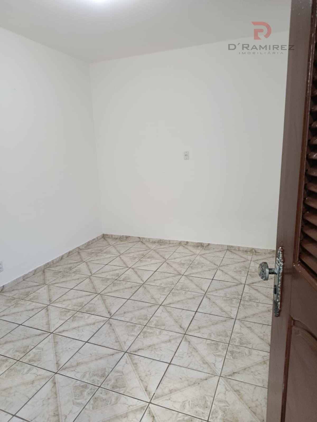 Casa à venda com 5 quartos, 1 suíte, 2 vagas e 250m² no Cohama, São Luís (MA) — foto 11 de 26