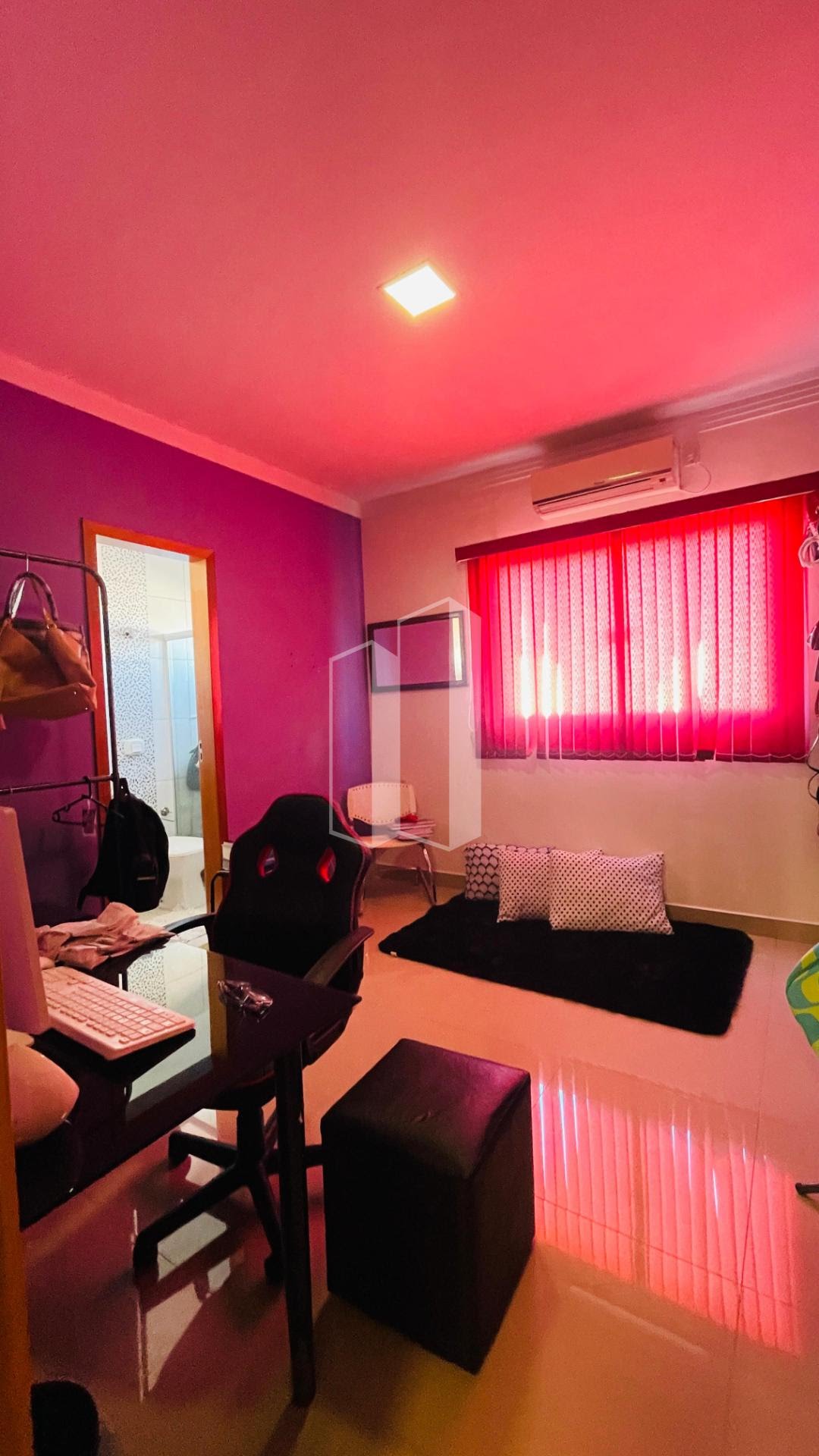 Casa à venda com 4 quartos, 4 suítes, 4 vagas e 240m² no Jardim Planalto, Goiânia (GO) — foto 27 de 30