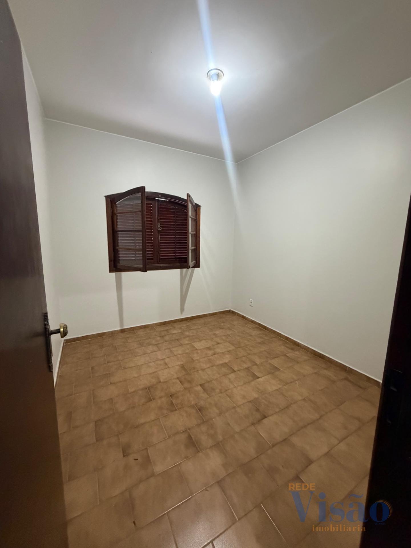 Casa para alugar com 4 quartos, 1 suíte e 4 vagas no Centro, Paracatu (MG) — foto 2 de 13
